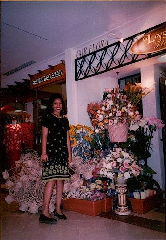 aruna klcc1.jpg (155174 bytes)